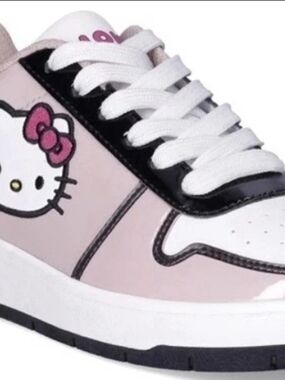 Hello Kitty Pink and White Trainers Sneakers Tennis Shoes Women's Size 8 New